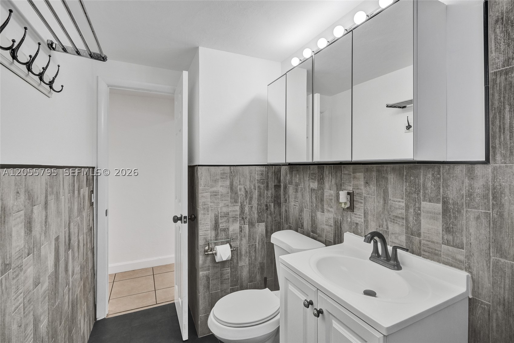 CENTRAL PARK - Residential Lease