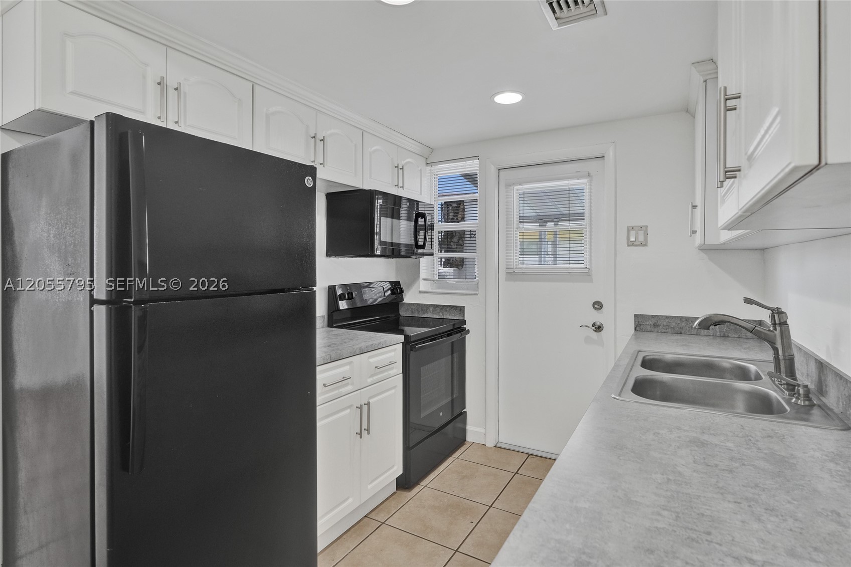 CENTRAL PARK - Residential Lease