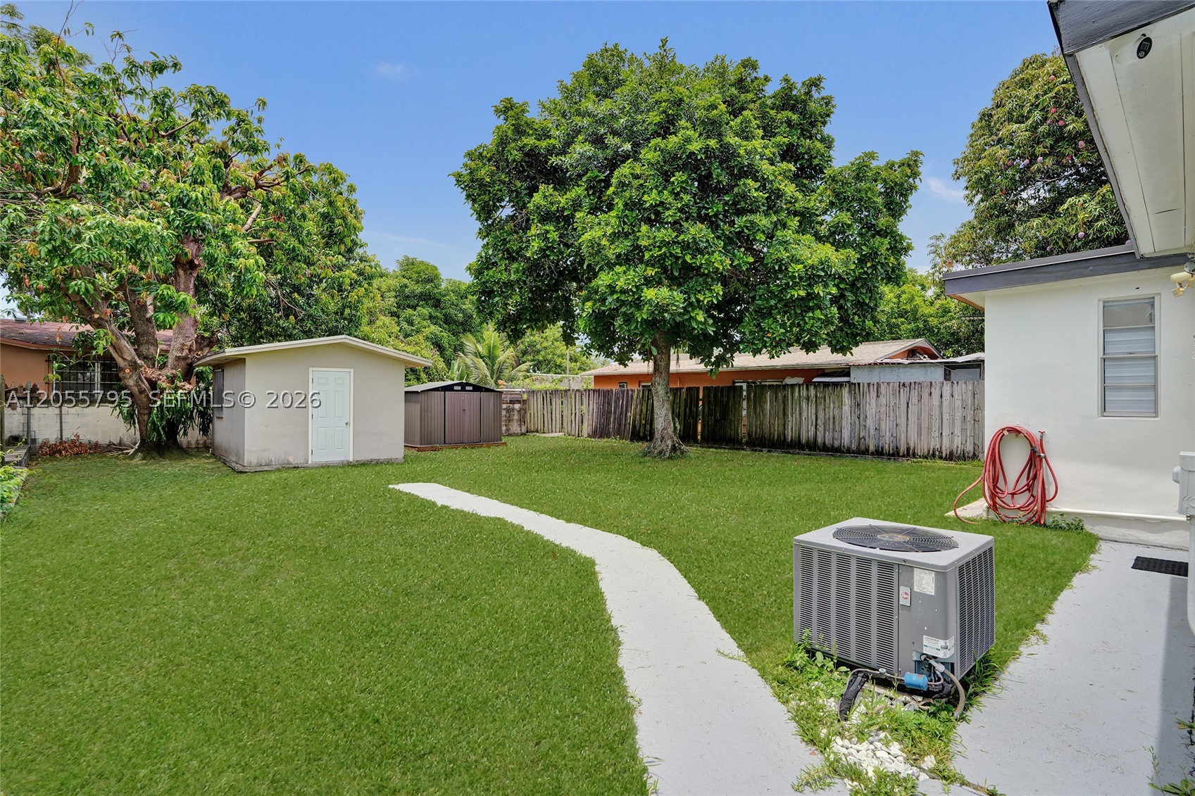 CENTRAL PARK - Residential Lease