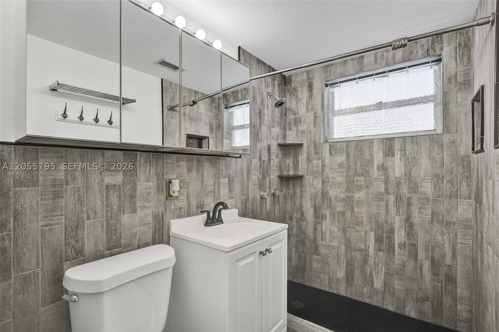 CENTRAL PARK - Residential Lease