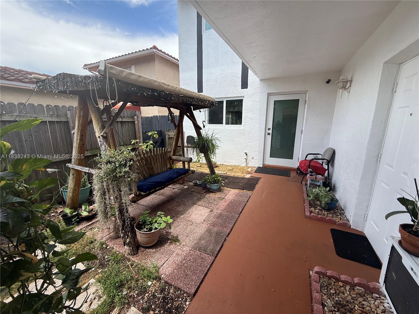 JUNIPER AT THE HAMMOCKS - Residential