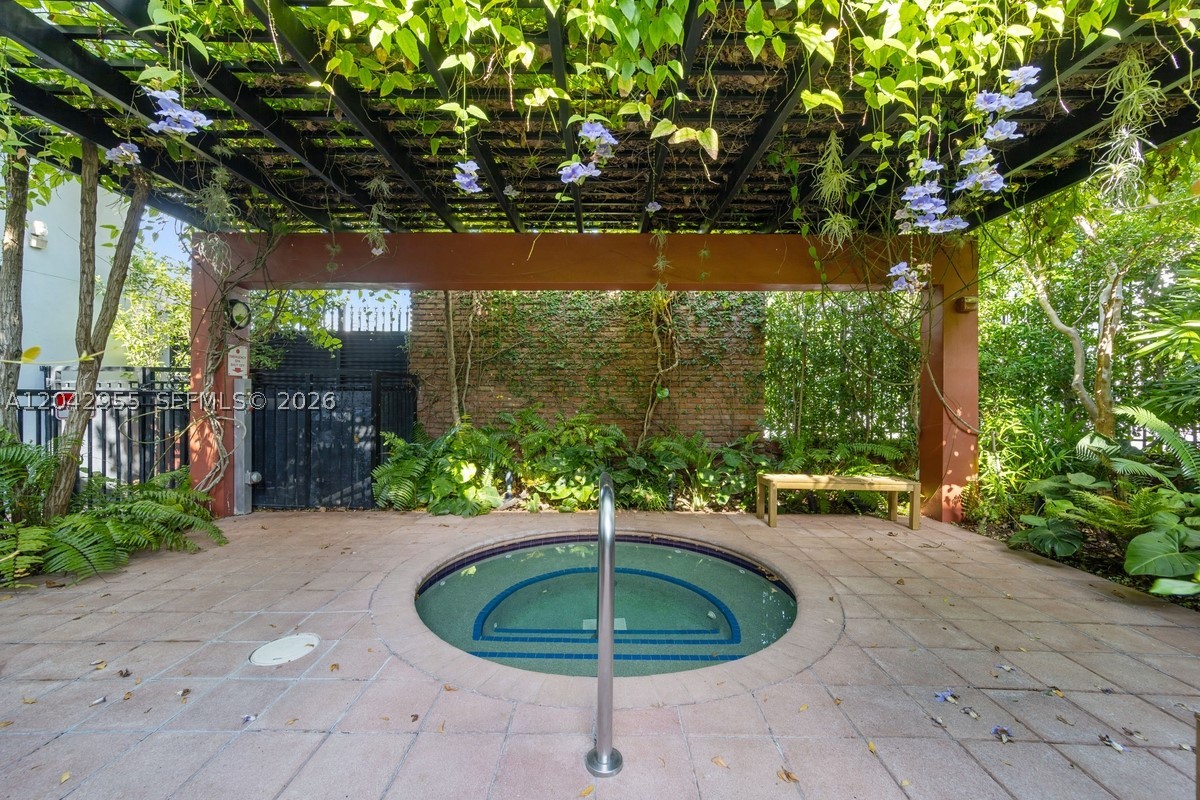PARC LOFTS CONDO - Residential