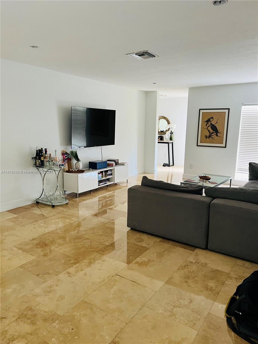 BEL AIRE SEC 5 - Residential Lease