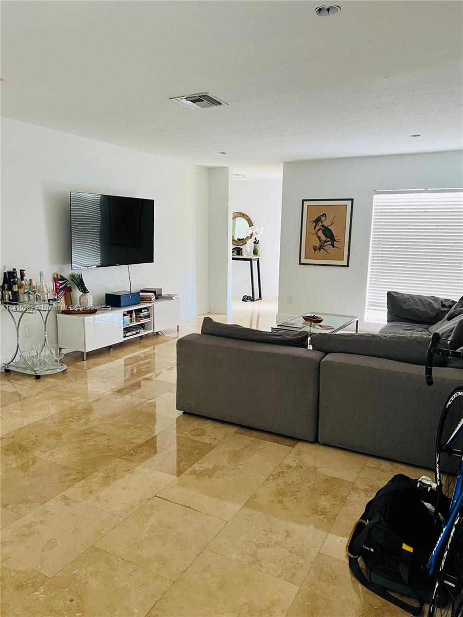 BEL AIRE SEC 5 - Residential Lease
