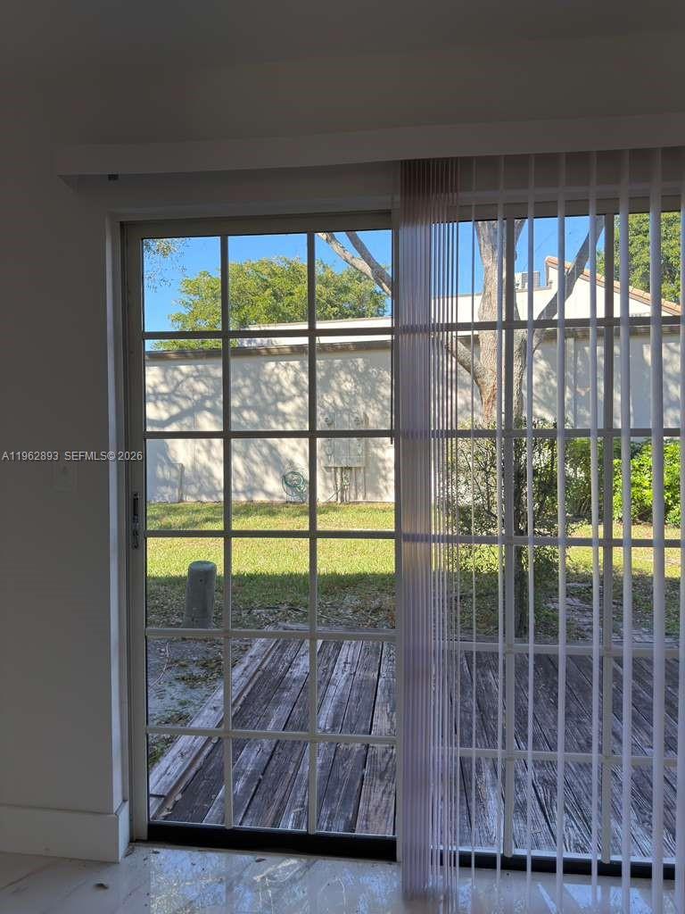 TRELLISES 3 CONDO - Residential