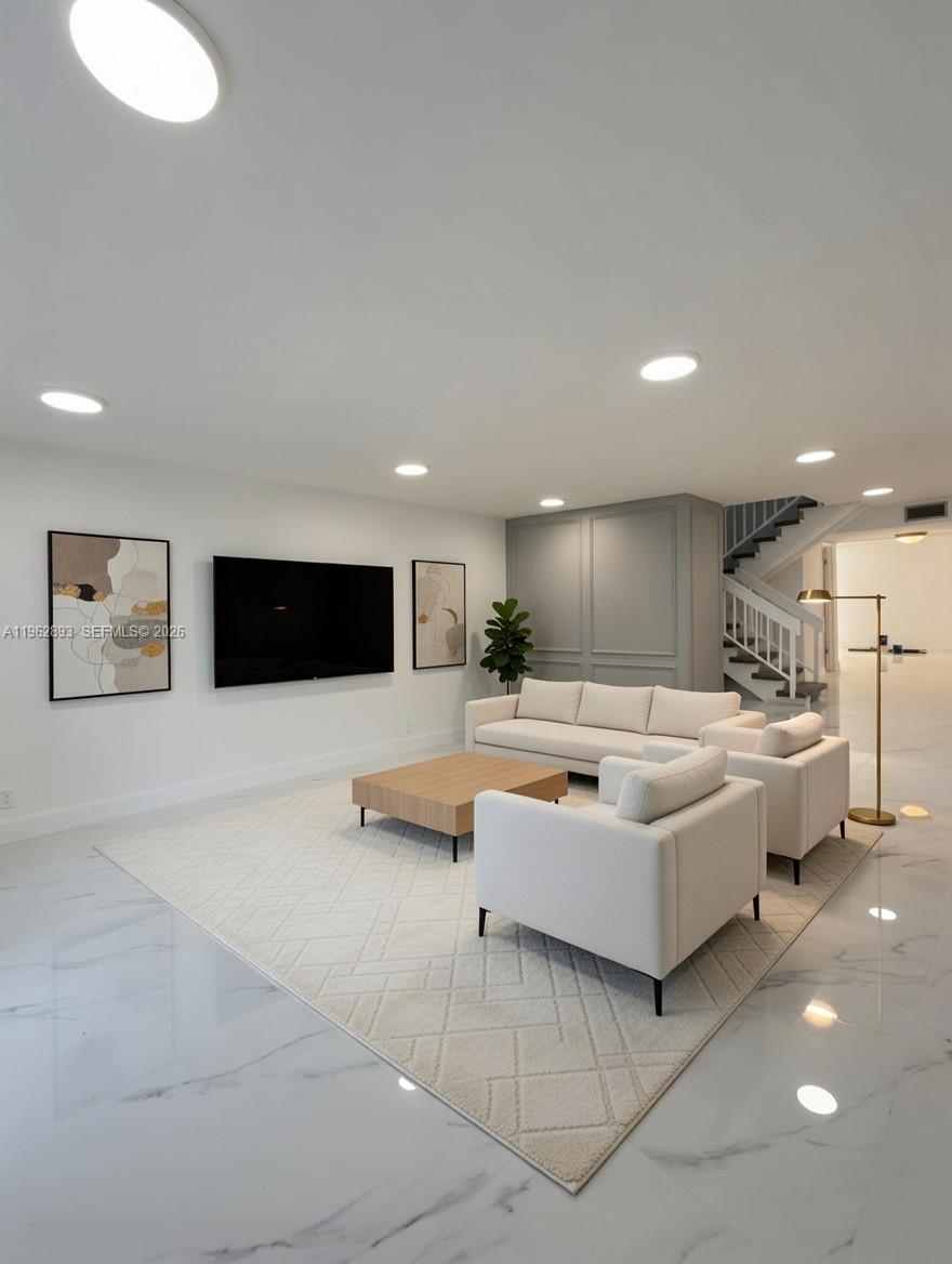 TRELLISES 3 CONDO - Residential