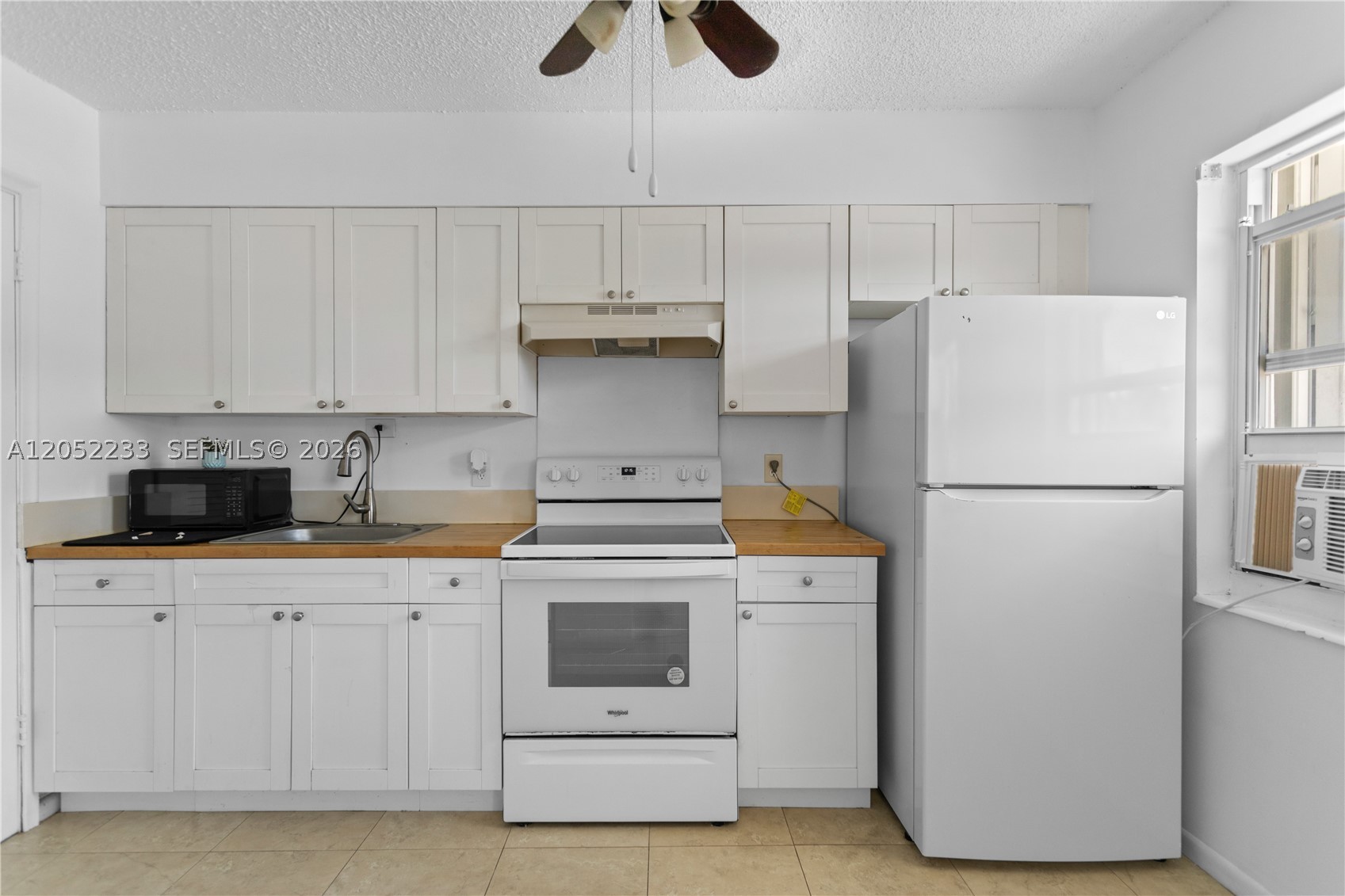 HARBOUR HALL CONDOS - Residential