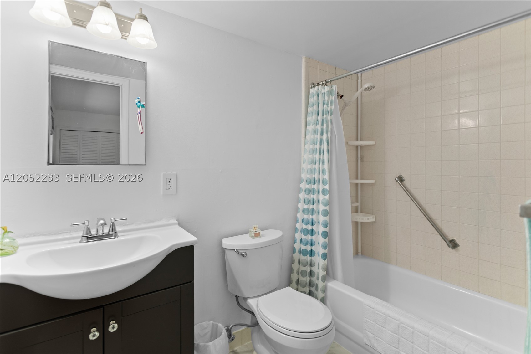 HARBOUR HALL CONDOS - Residential