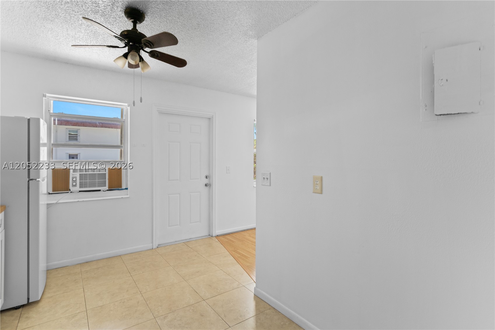 HARBOUR HALL CONDOS - Residential