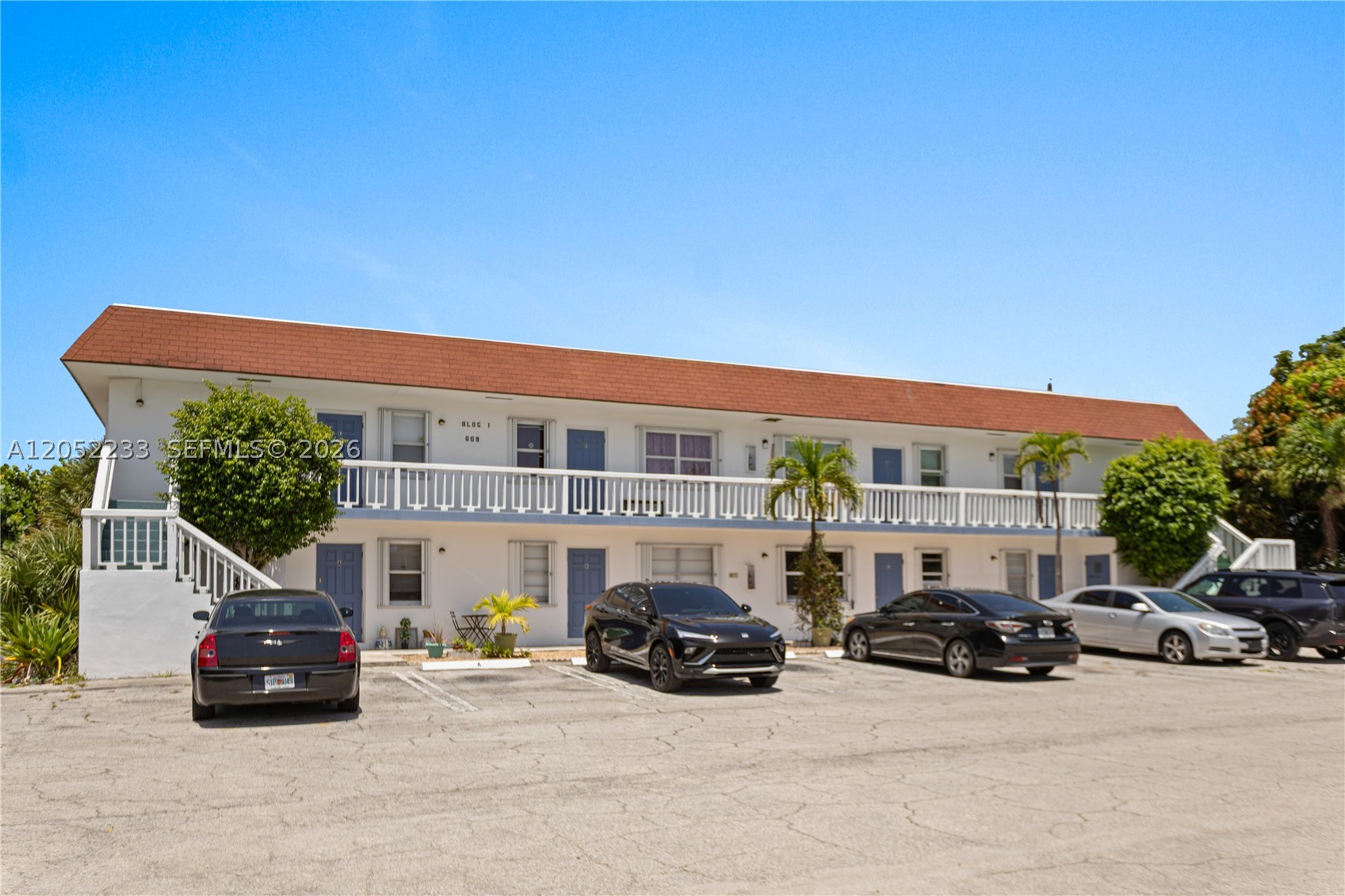 HARBOUR HALL CONDOS - Residential