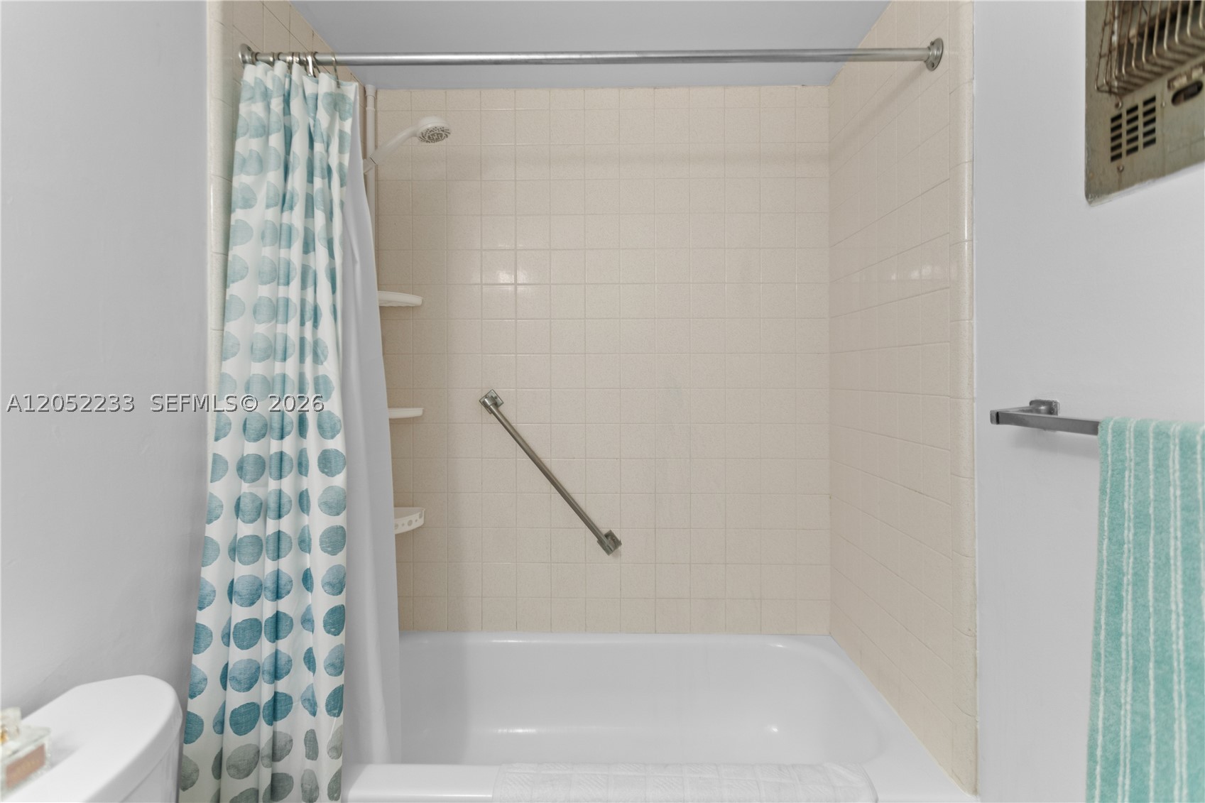 HARBOUR HALL CONDOS - Residential
