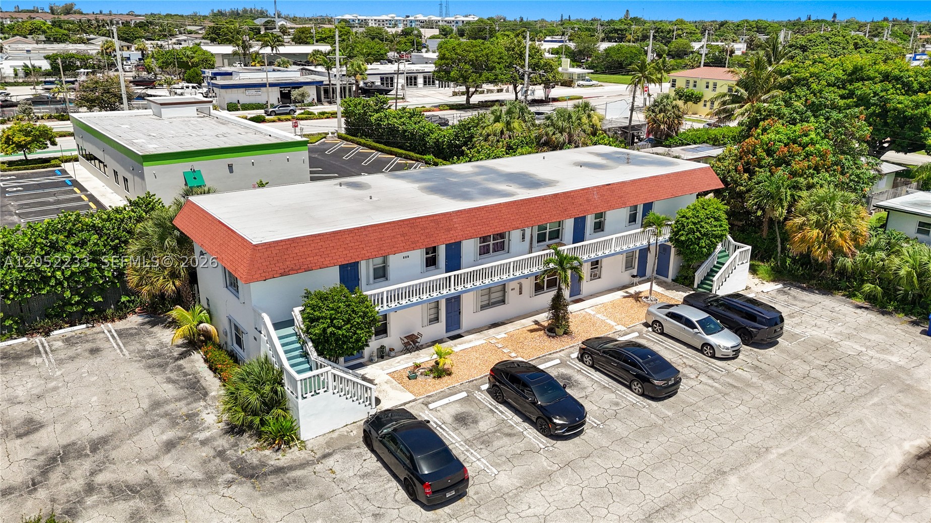 HARBOUR HALL CONDOS - Residential