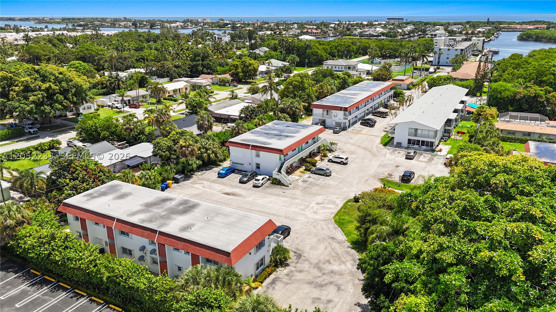 HARBOUR HALL CONDOS - Residential