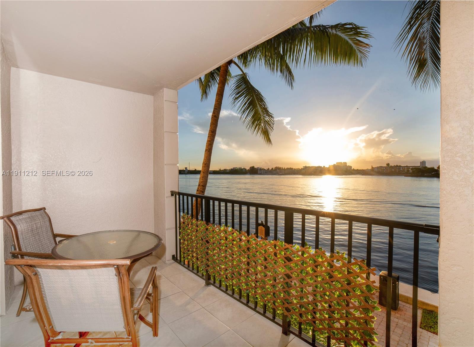 PORTO BELLAGIO CONDO - Residential