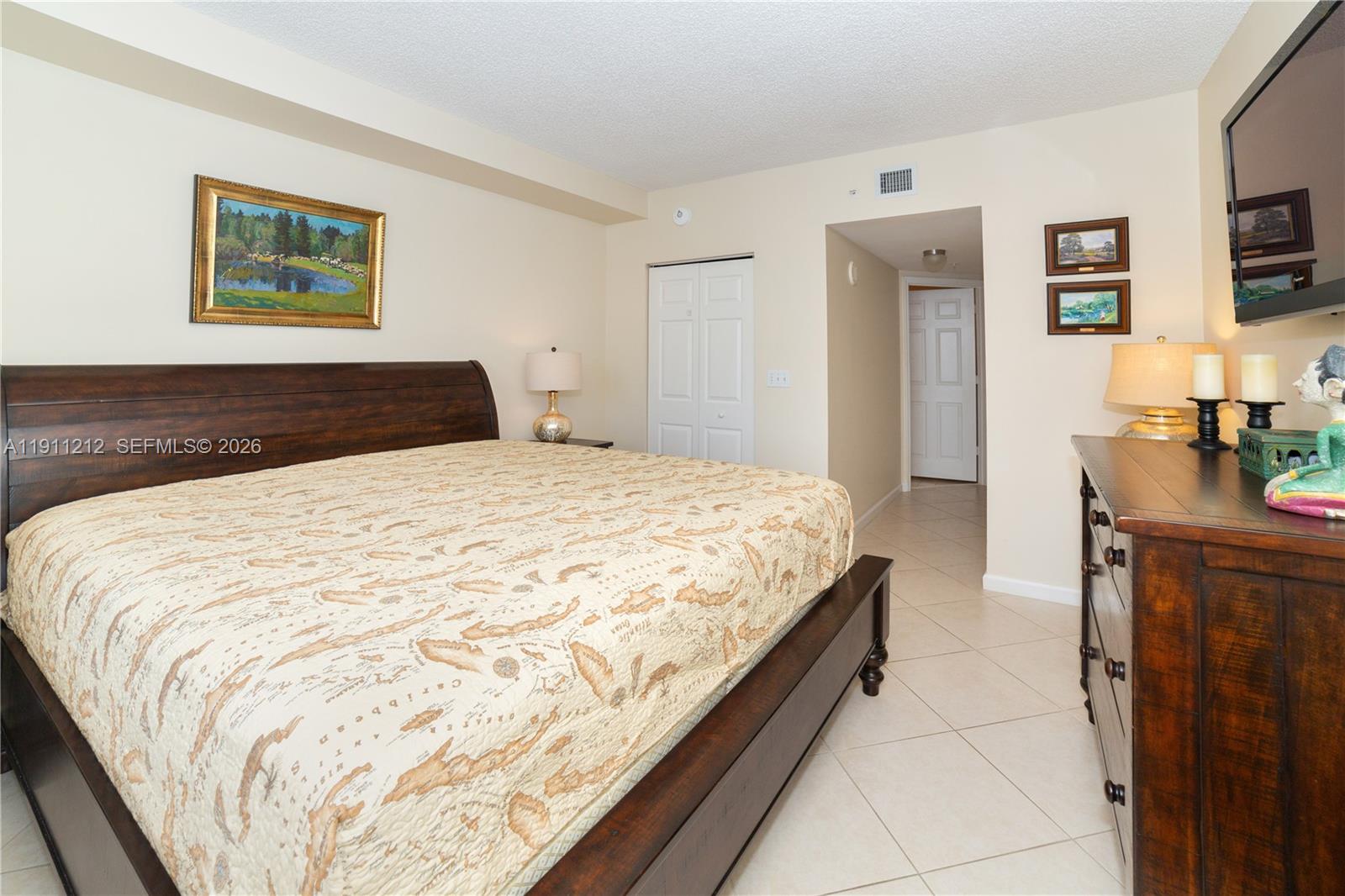PORTO BELLAGIO CONDO - Residential