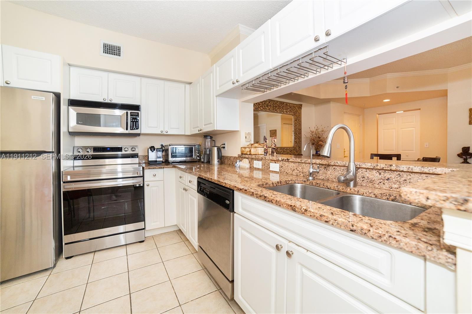 PORTO BELLAGIO CONDO - Residential