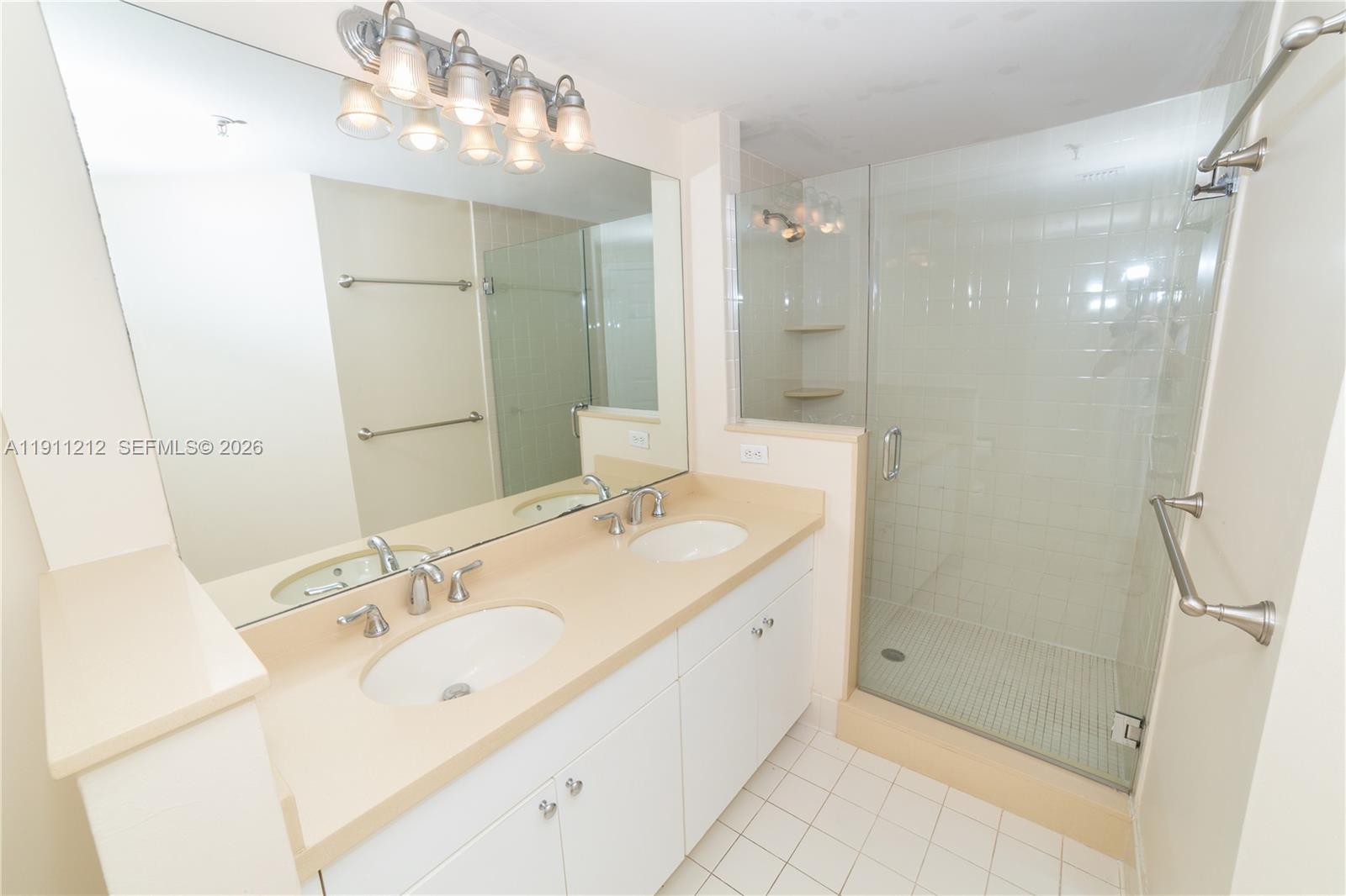 PORTO BELLAGIO CONDO - Residential
