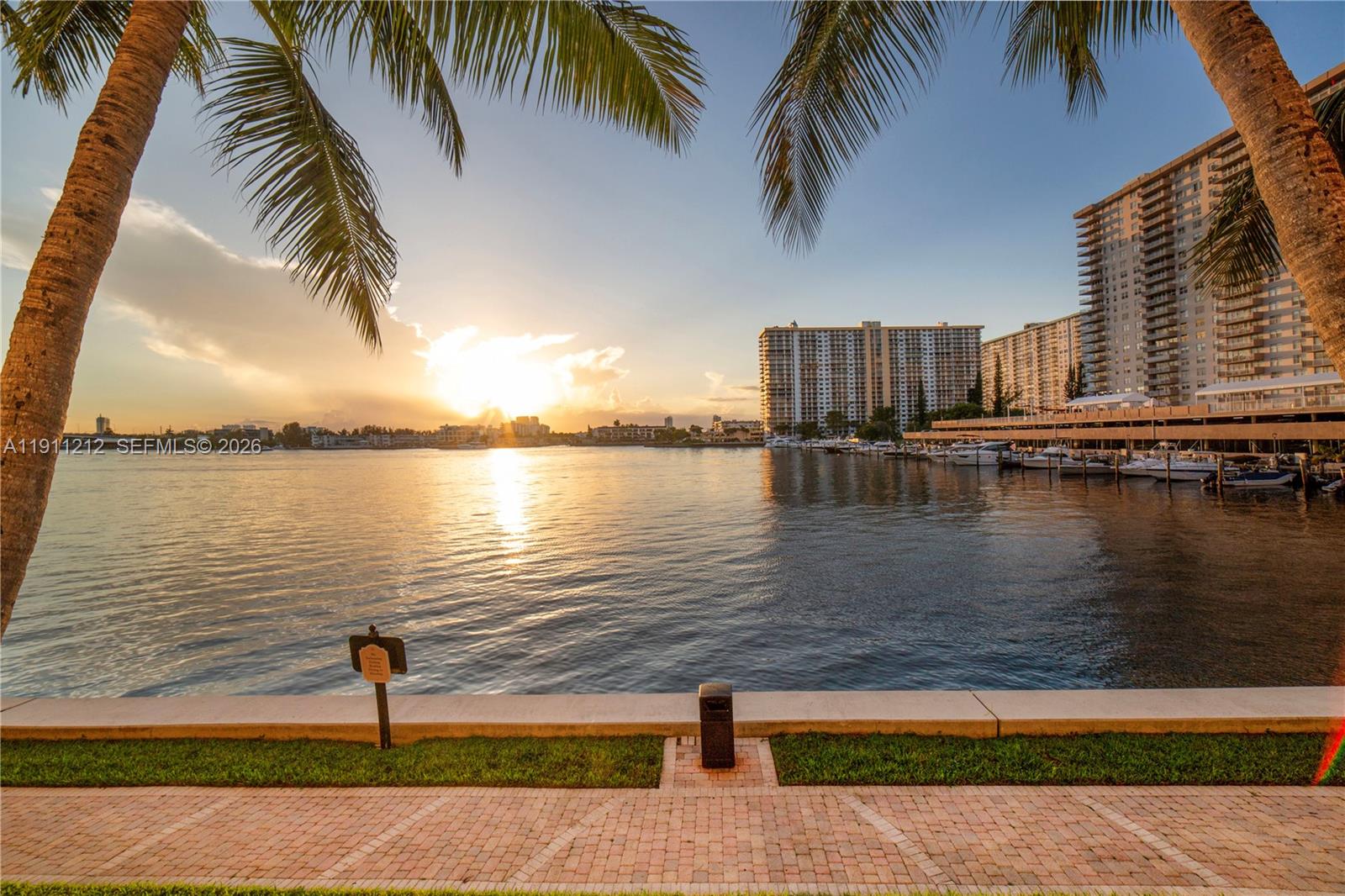 PORTO BELLAGIO CONDO - Residential