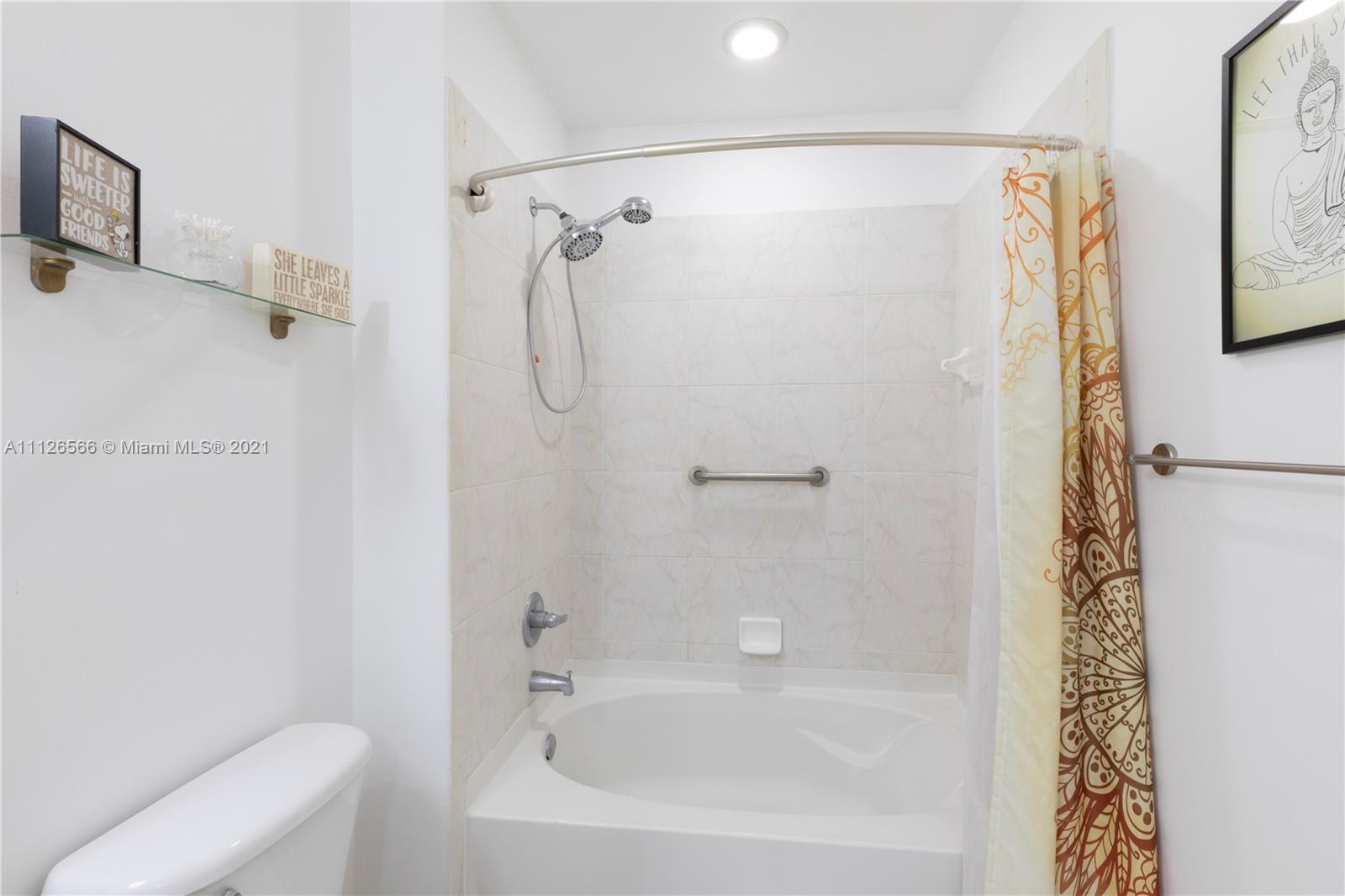 UPTOWN LOFTS CONDO - Residential Lease