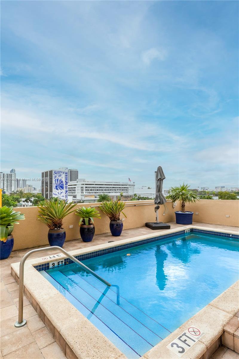 UPTOWN LOFTS CONDO - Residential Lease