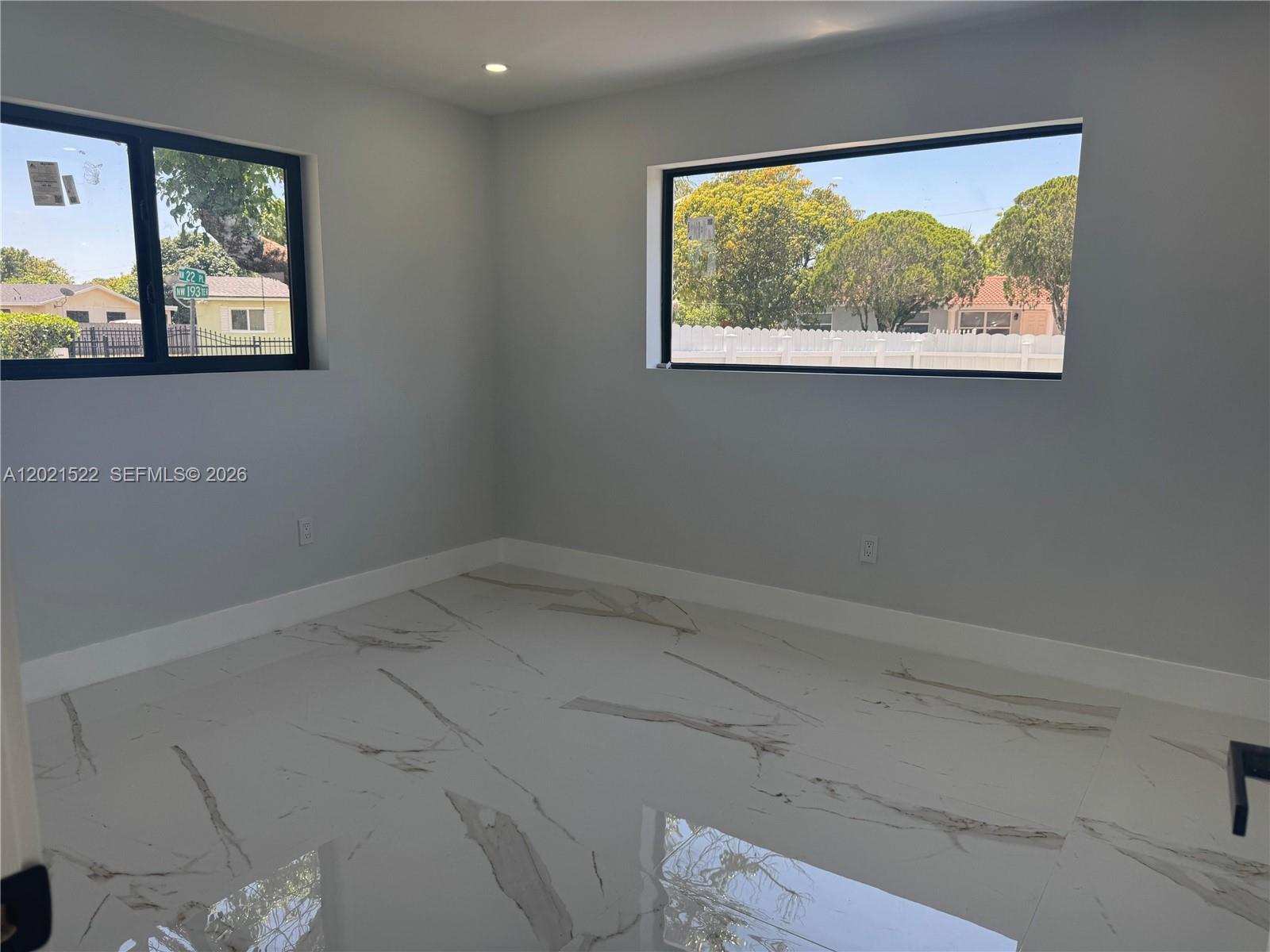 GREENDALE ESTATES SEC FIV - Residential