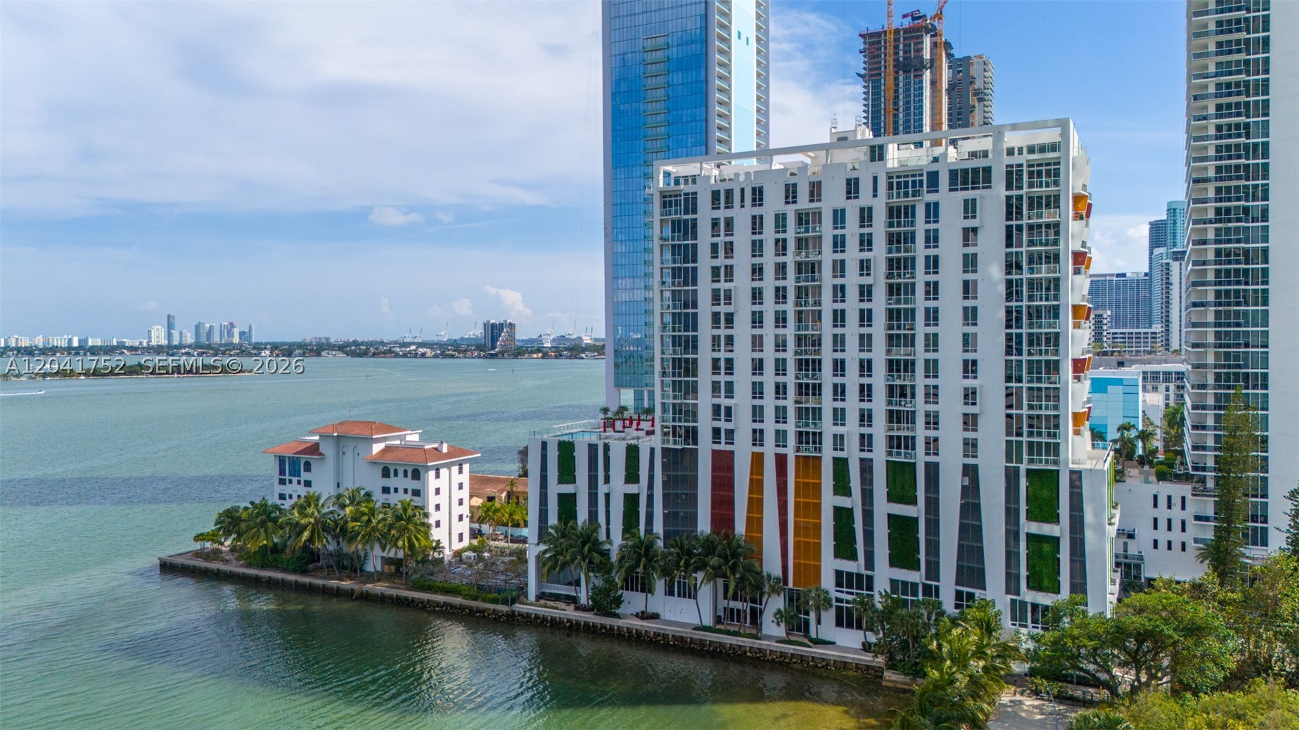 THE CRIMSON CONDO - Residential