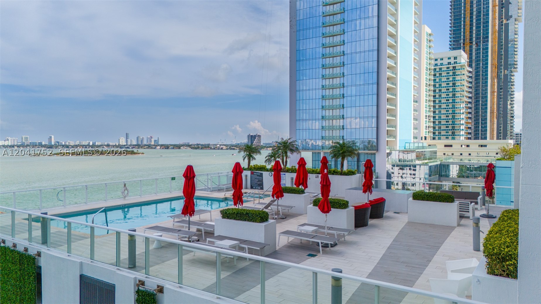 THE CRIMSON CONDO - Residential