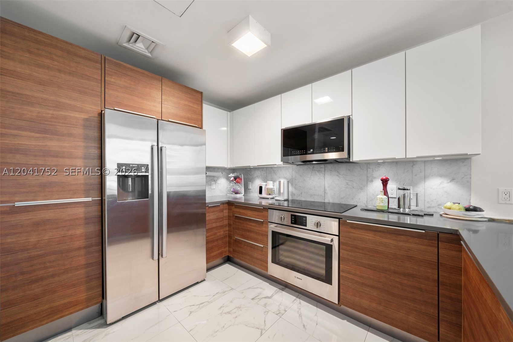THE CRIMSON CONDO - Residential