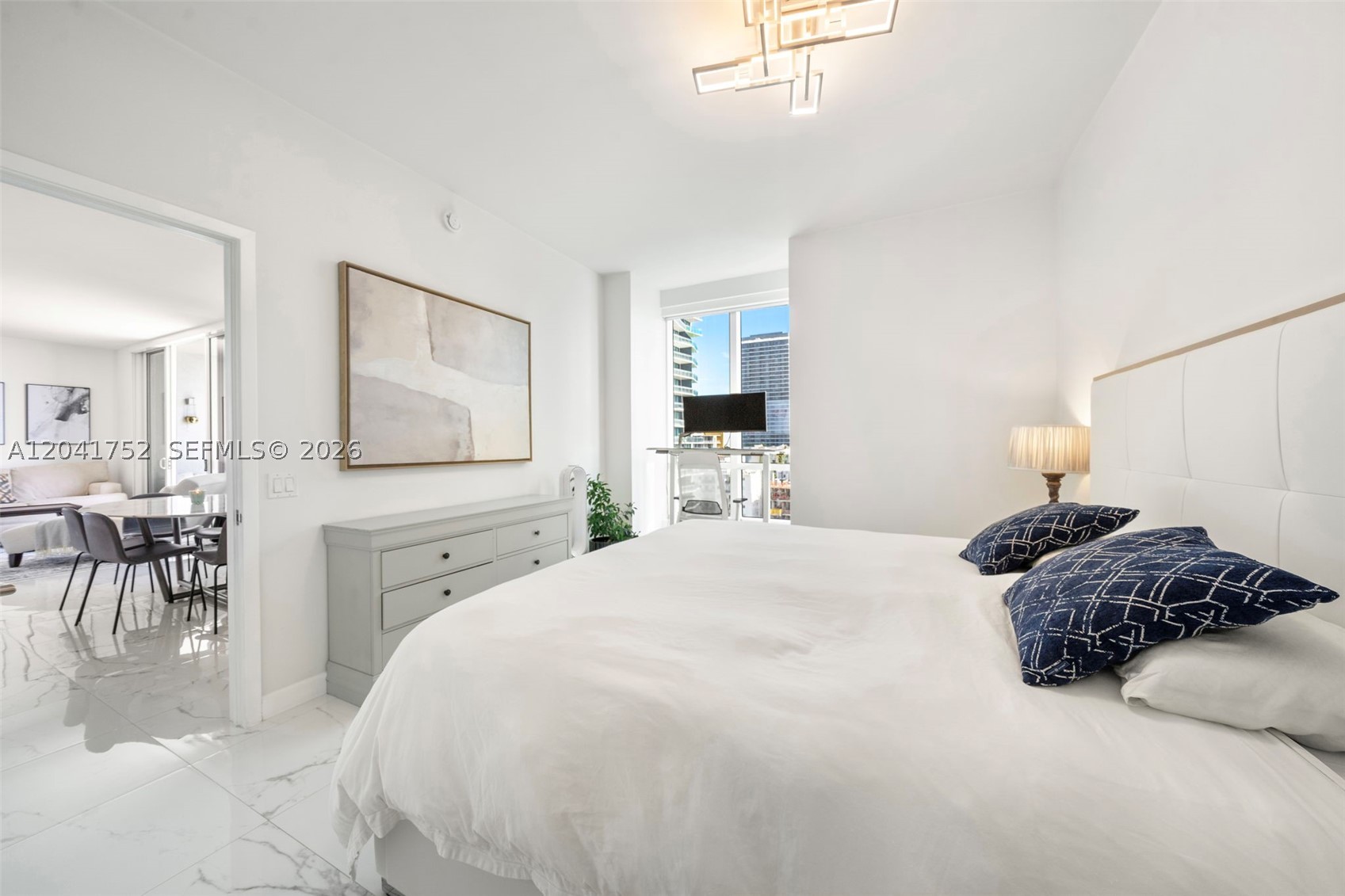THE CRIMSON CONDO - Residential