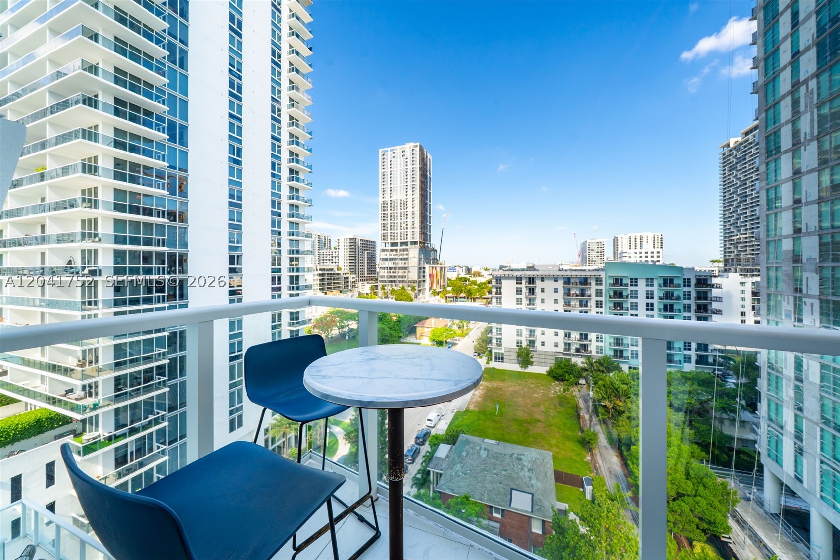 THE CRIMSON CONDO - Residential