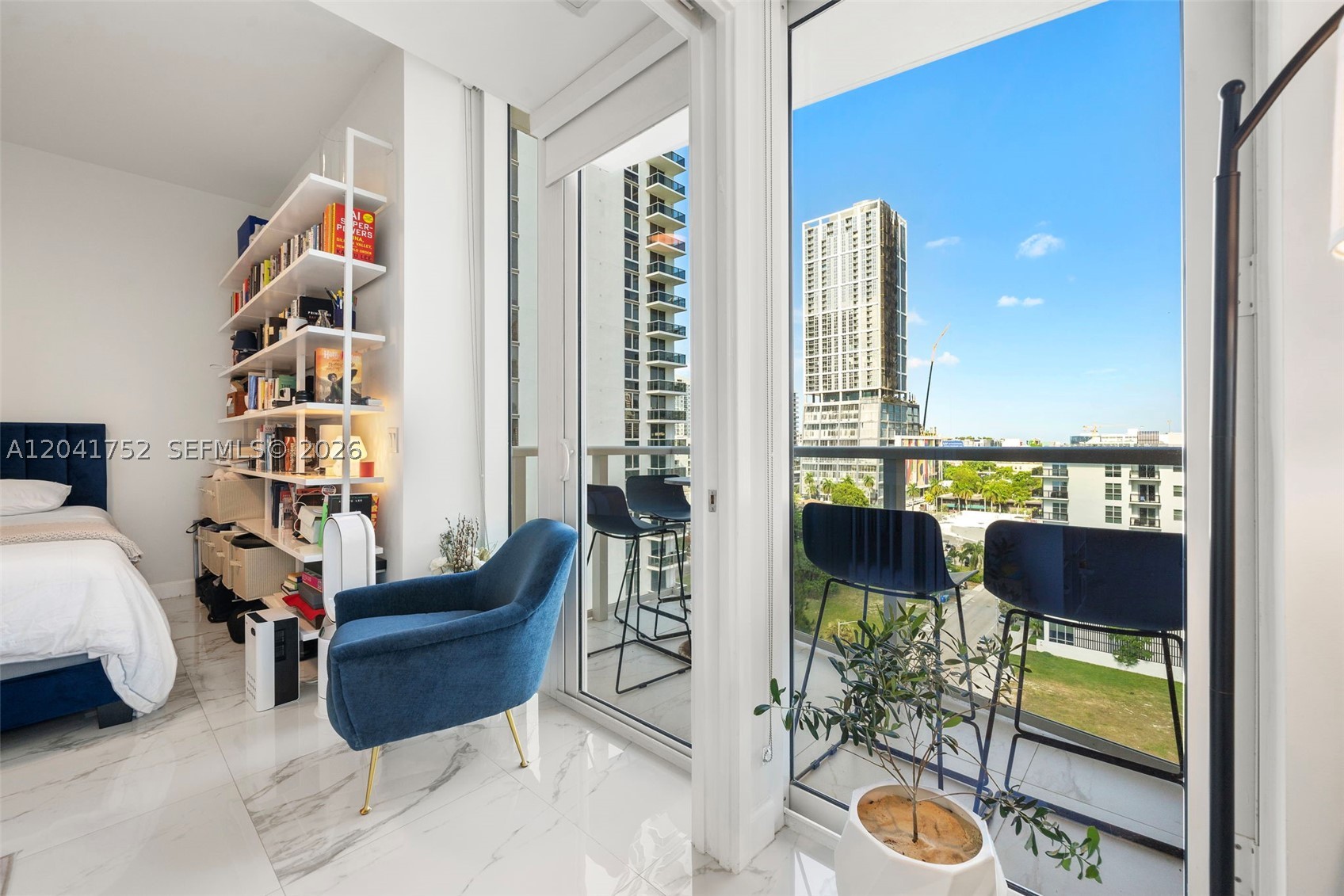 THE CRIMSON CONDO - Residential