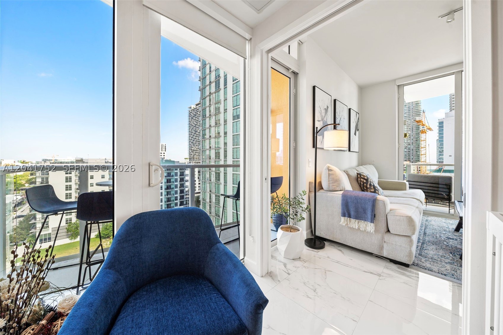 THE CRIMSON CONDO - Residential