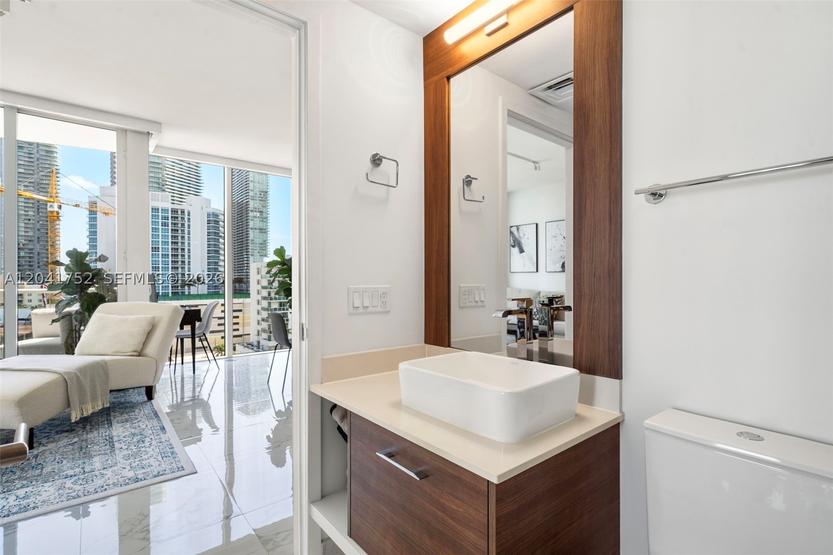 THE CRIMSON CONDO - Residential