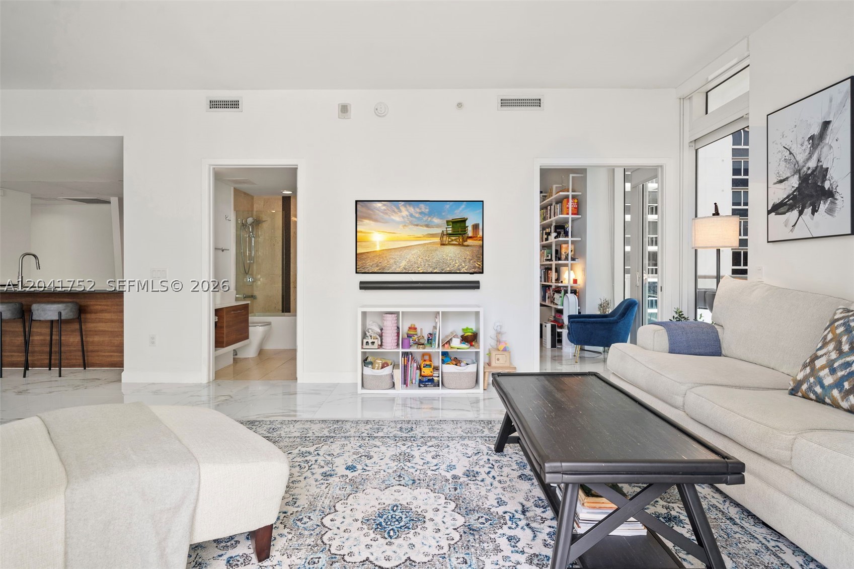 THE CRIMSON CONDO - Residential