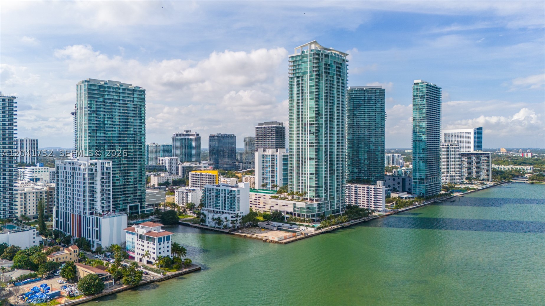 THE CRIMSON CONDO - Residential