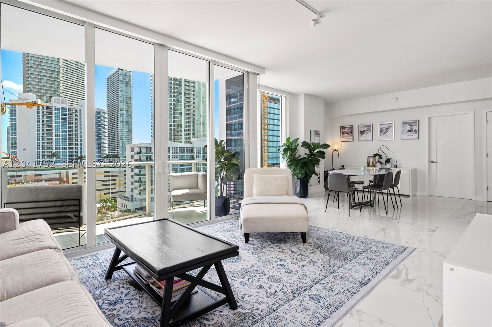 THE CRIMSON CONDO - Residential
