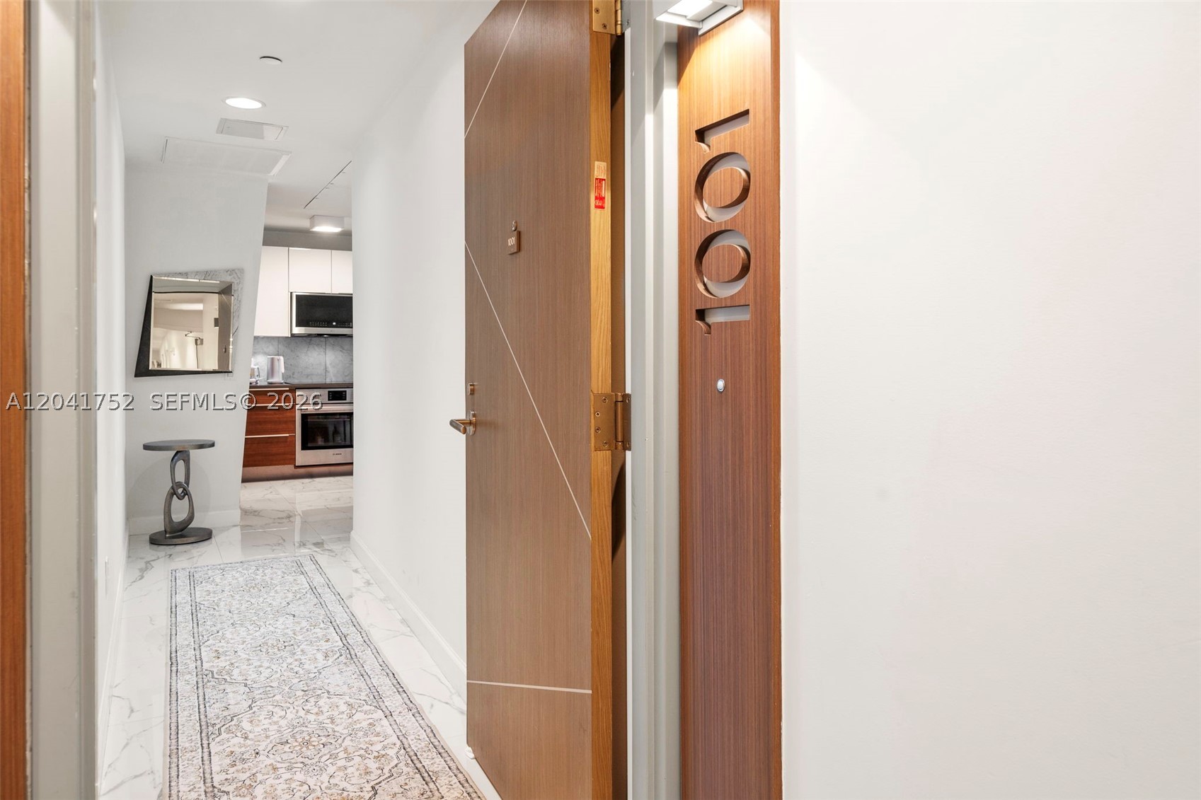 THE CRIMSON CONDO - Residential
