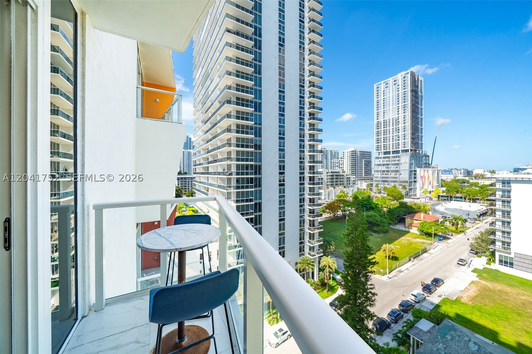 THE CRIMSON CONDO - Residential
