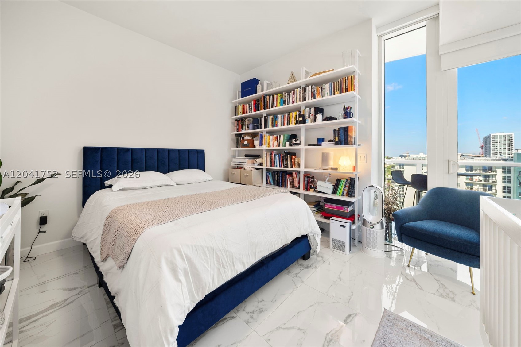 THE CRIMSON CONDO - Residential