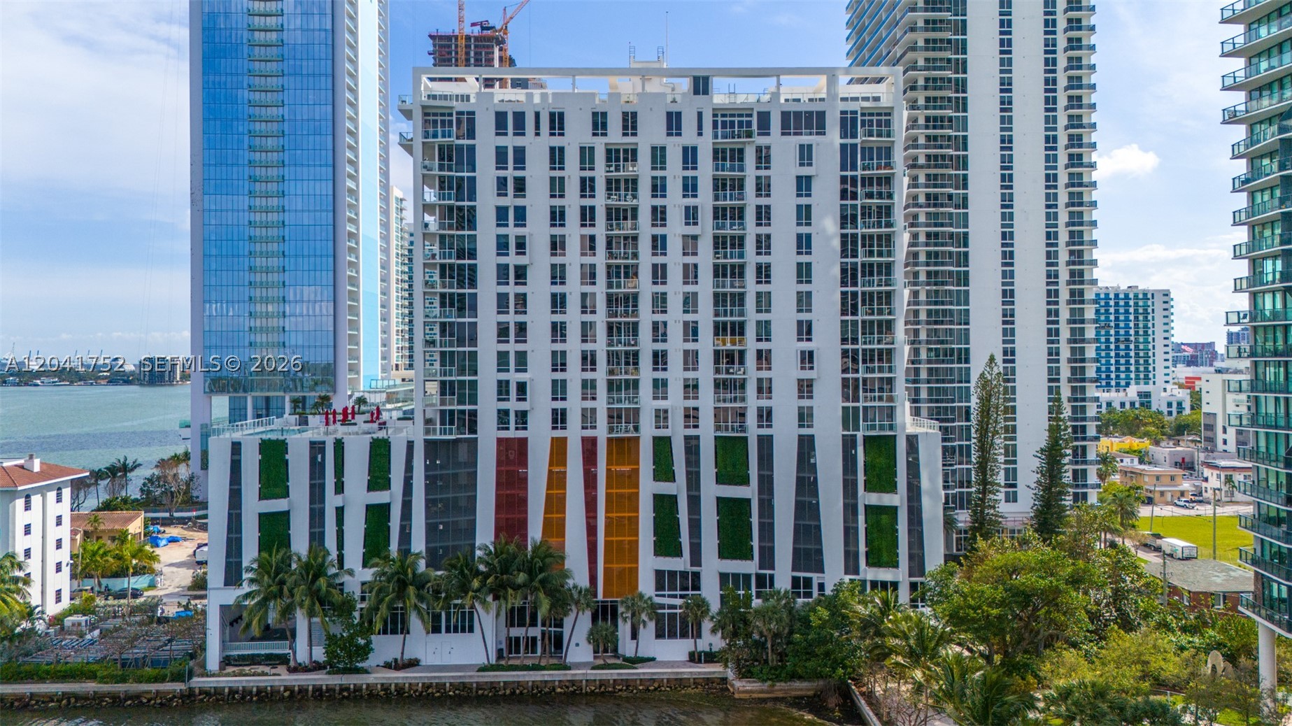THE CRIMSON CONDO - Residential