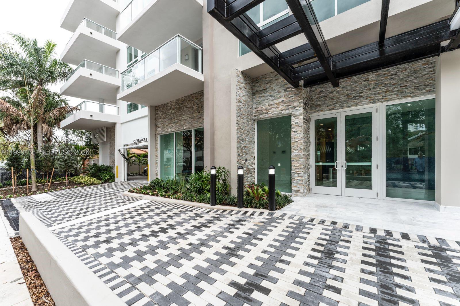 Residence On Monroe - Residential