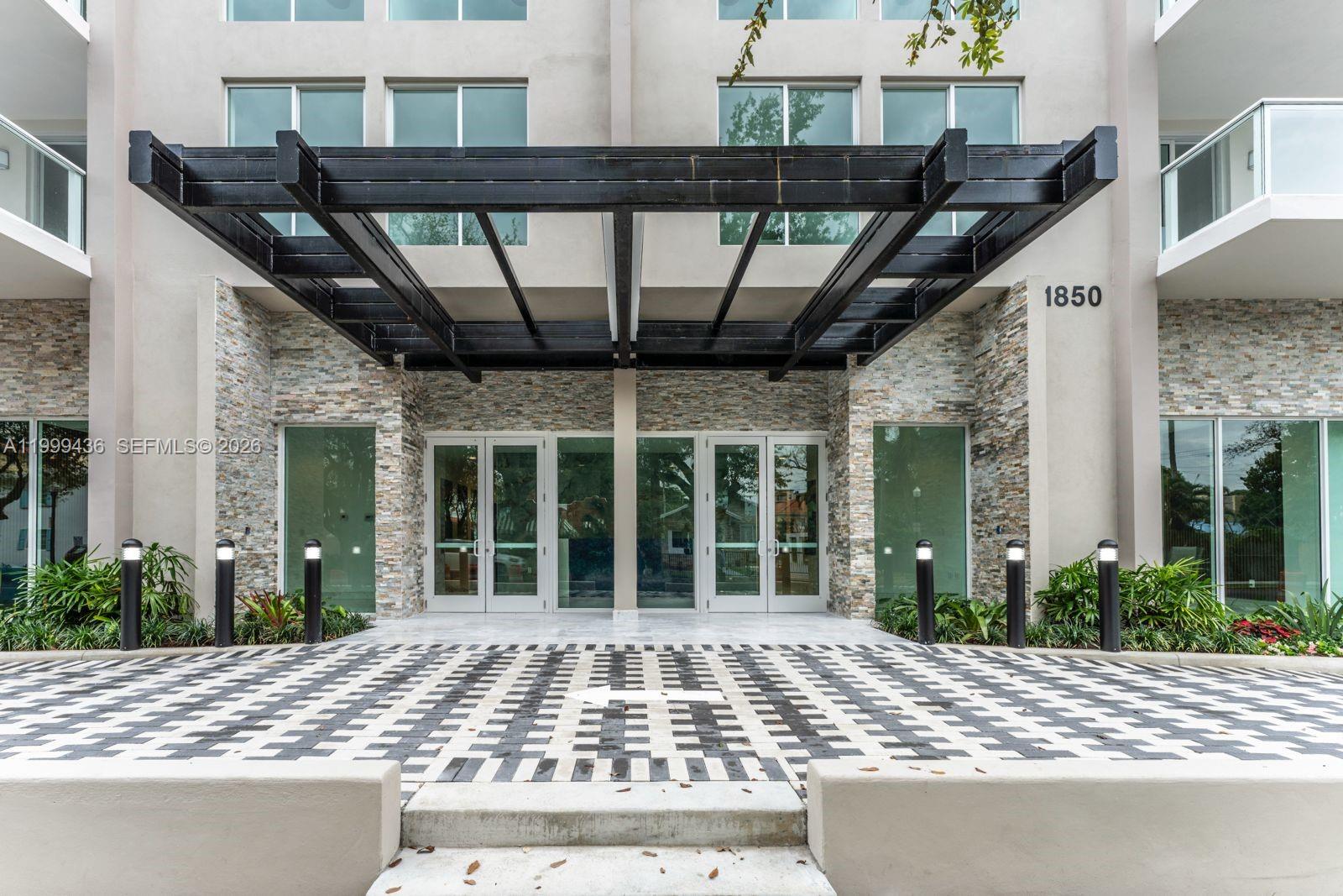 Residence On Monroe - Residential