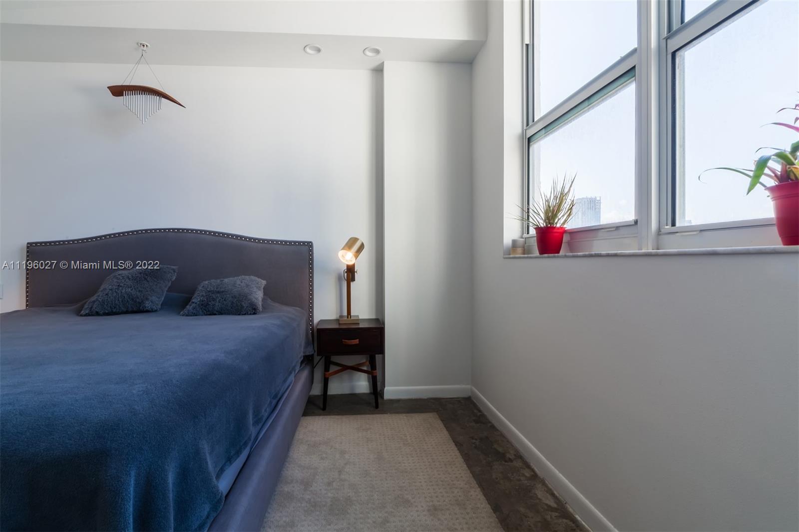 THE LOFT DOWNTOWN II COND - Residential