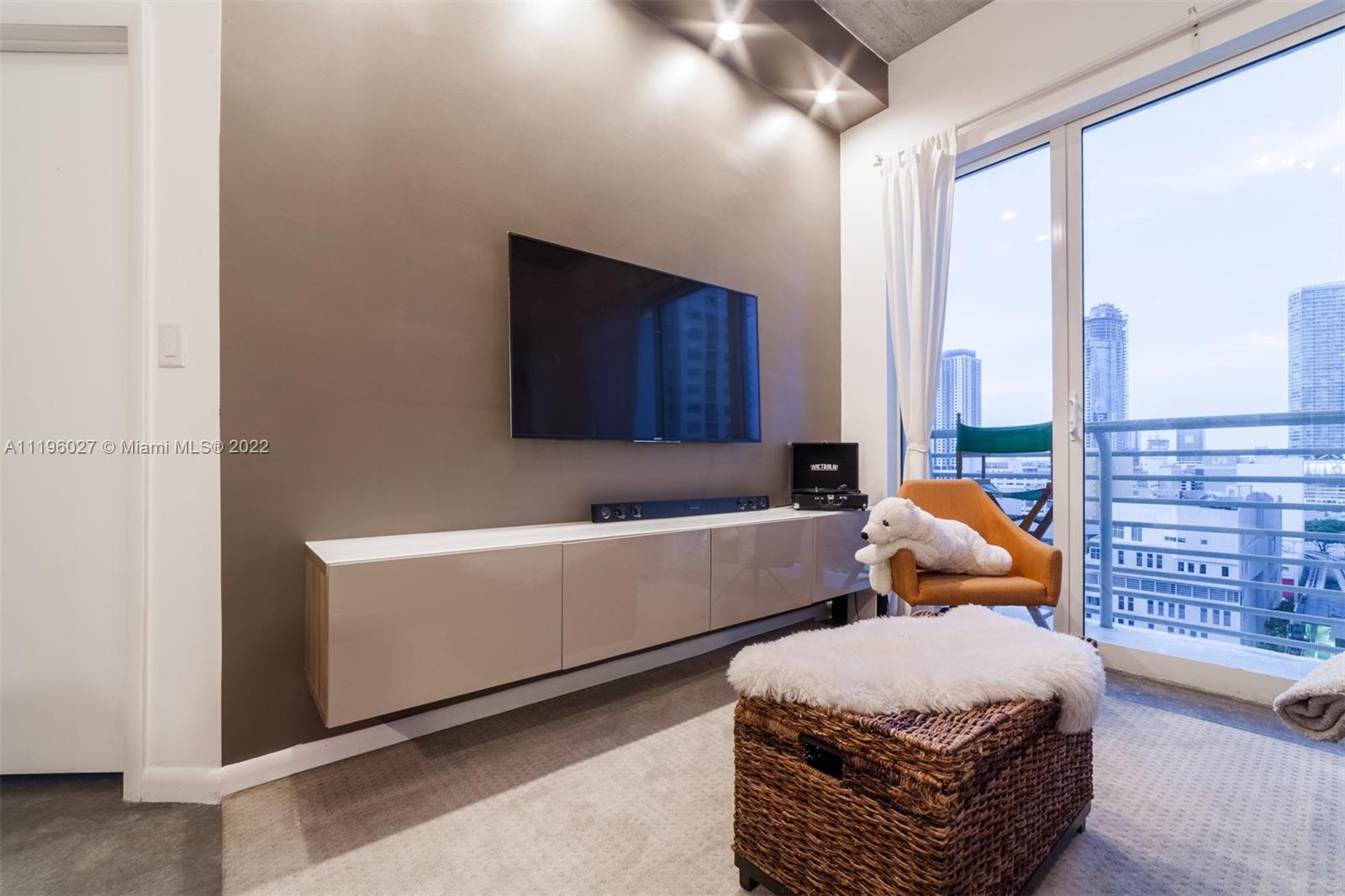 Miami Downtown Premium Living. Amazing Loft Style unit in a modern building. Floor to ceiling impact windows. European cabinetry, granite countertops, stainless steel appliances. Top-of-the-line amenities: Rooftop pool, Spa, Sauna, Gym on 36th floor with 360-degree views. Clubroom with billiard, second lap pool ground level, 24/7 Front desk security. Parking garage across the street with 1 assigned parking space for $60/m. Washer and Dryer inside the unit. It has Nest Thermostat so you can control your inside temperature with an app. Water, cable, and internet are included in your maintenance fee. Easy access to Metro Mover, MDCC, Miami Arena, Bayside, Brickell, Design District, and more! Look no further and live in this gorgeous unit right in the heart of Miami!
