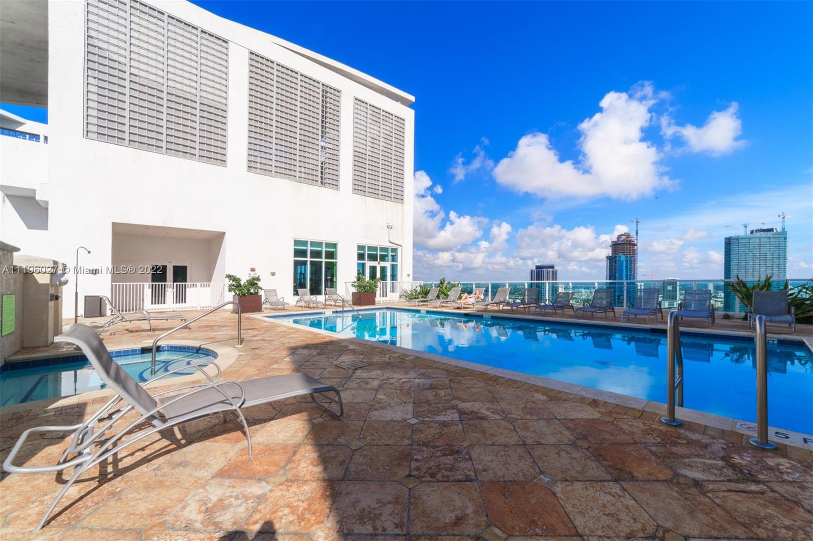 THE LOFT DOWNTOWN II COND - Residential