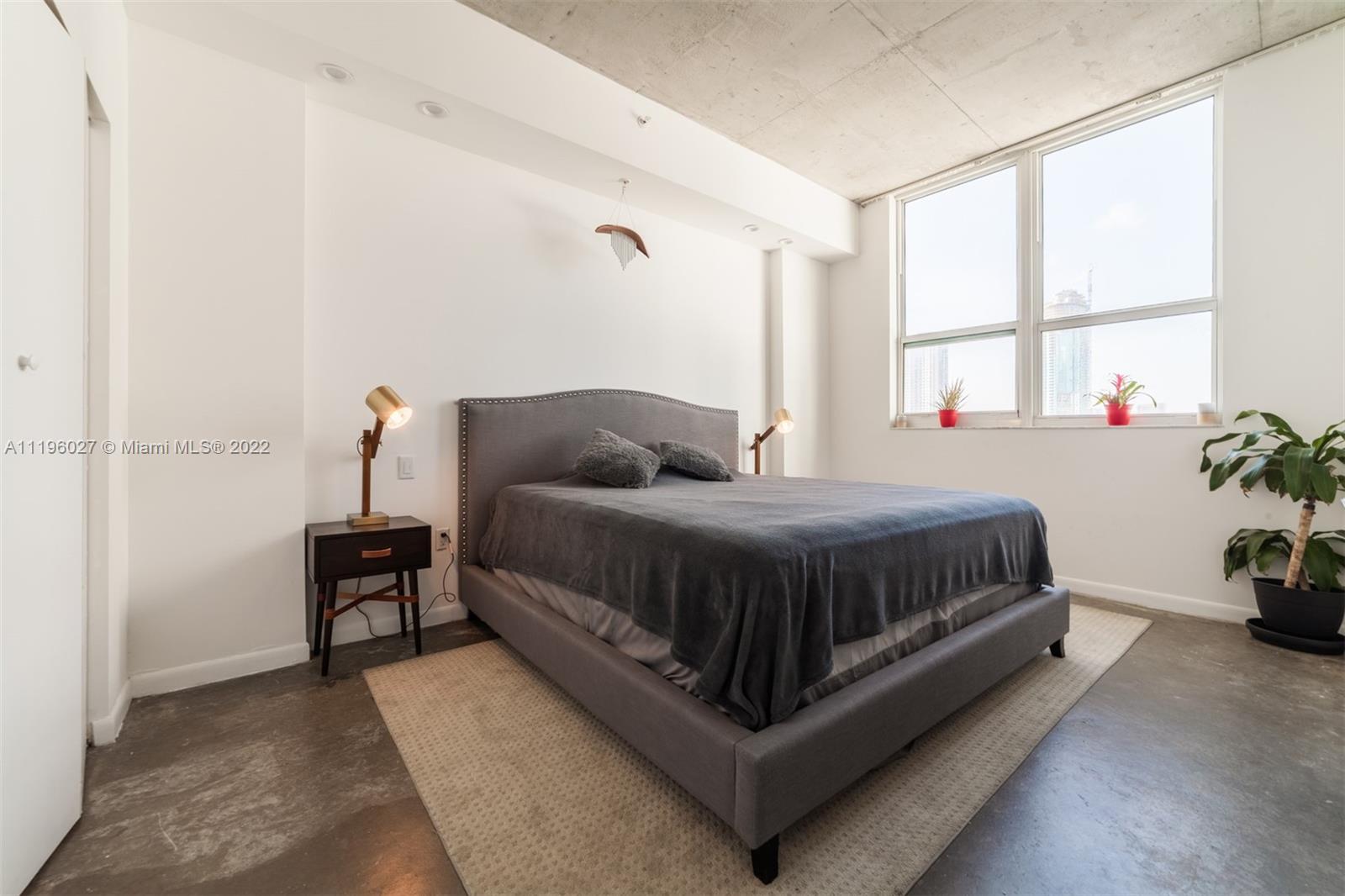 THE LOFT DOWNTOWN II COND - Residential