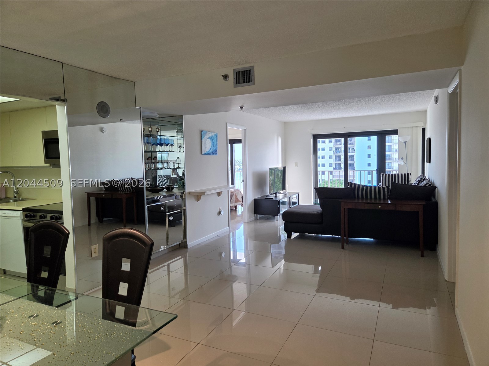 SUMMIT CONDO - Residential