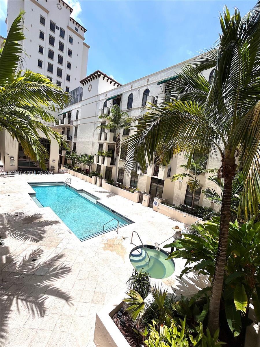 THE PONCE TOWER CONDO - Residential
