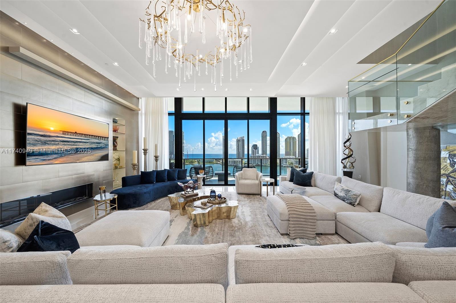 PRIVE CONDO - Residential