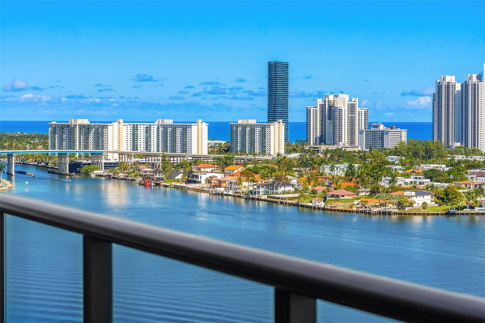 PRIVE CONDO - Residential